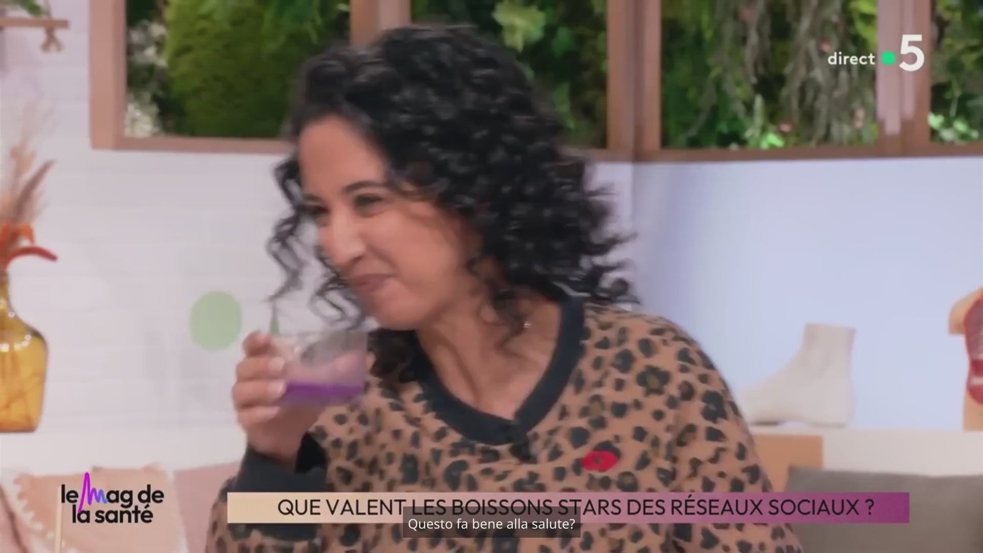 Carica il video: 